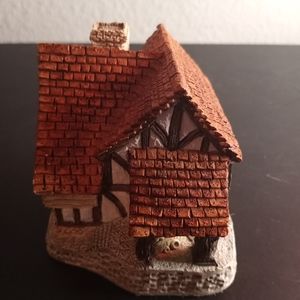 1980 David Winter England 4" LITTLE MARKET Miniature